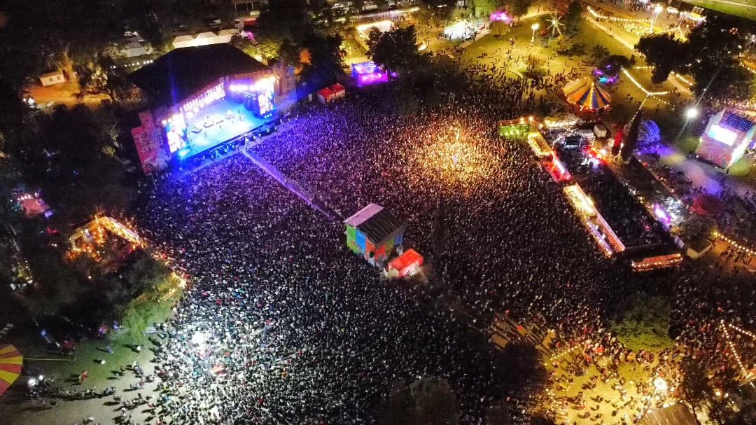 El escenario iluminado