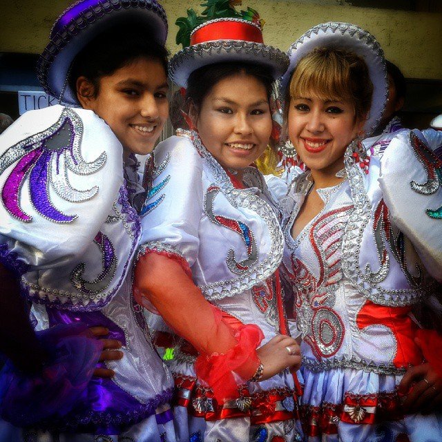 Tres bailarinas de Caporales San Miguel